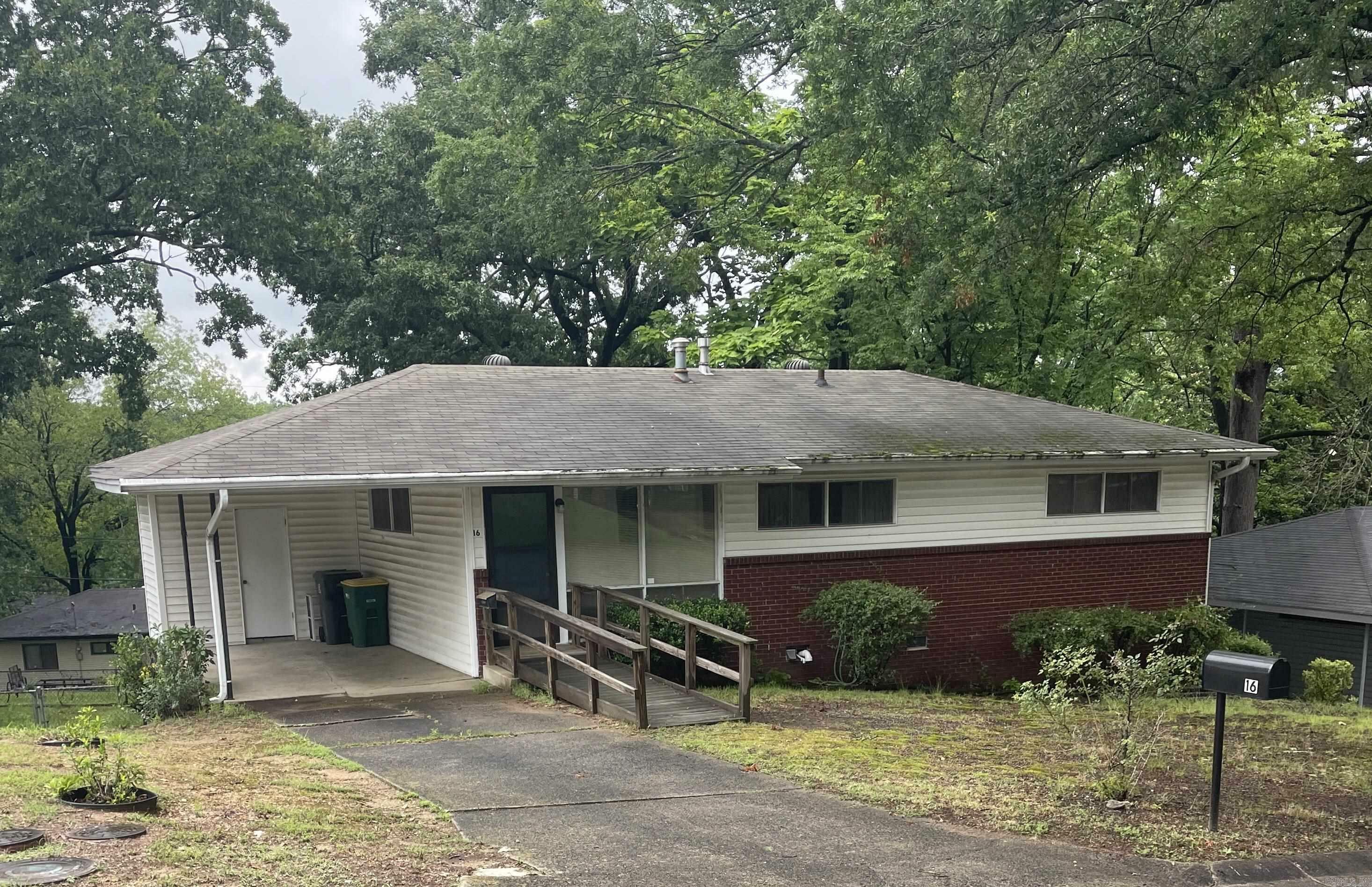 Property Photo: 16 Southmont Drive AR 72209