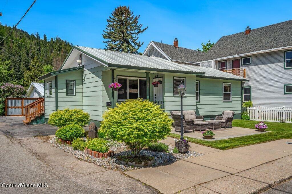 Property Photo:  103 3rd St  ID 83873 