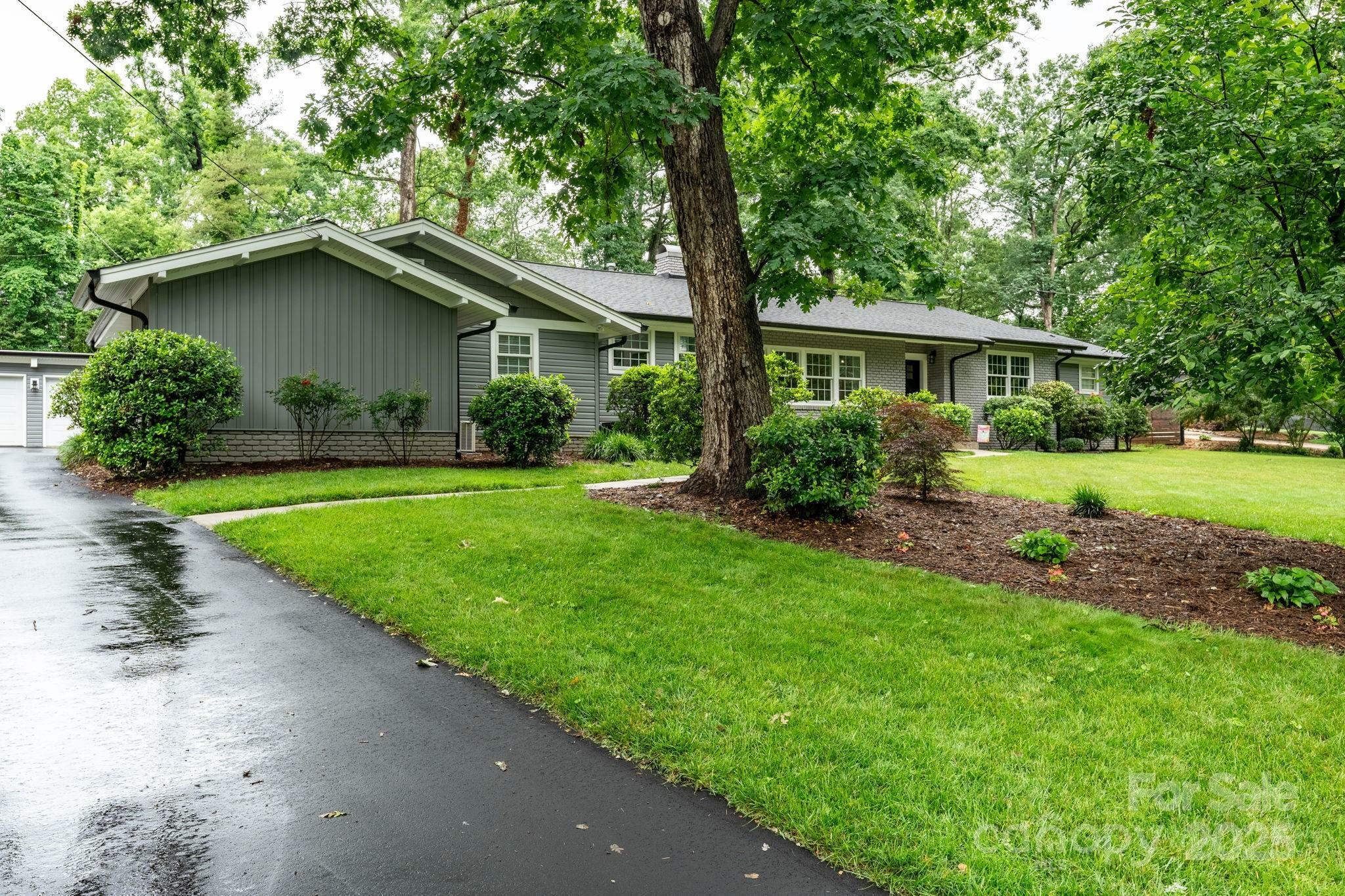 Property Photo: 1035 15th Avenue NW NC 28601