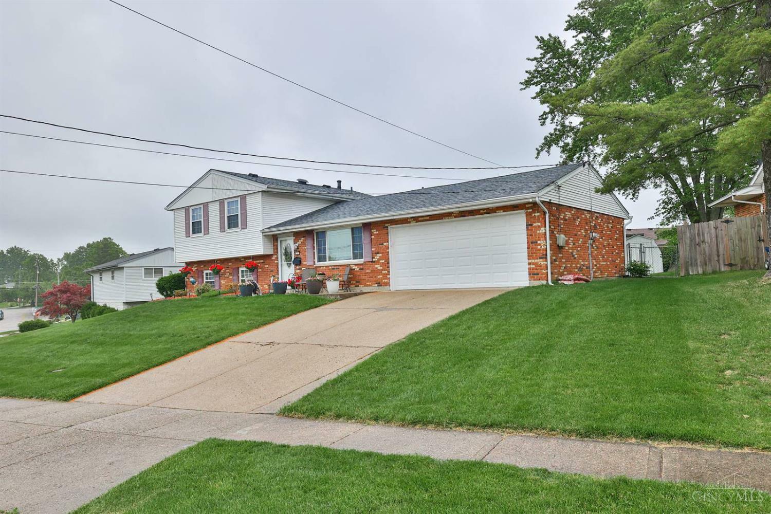 Property Photo: 4320 Glenhaven Road OH 45238