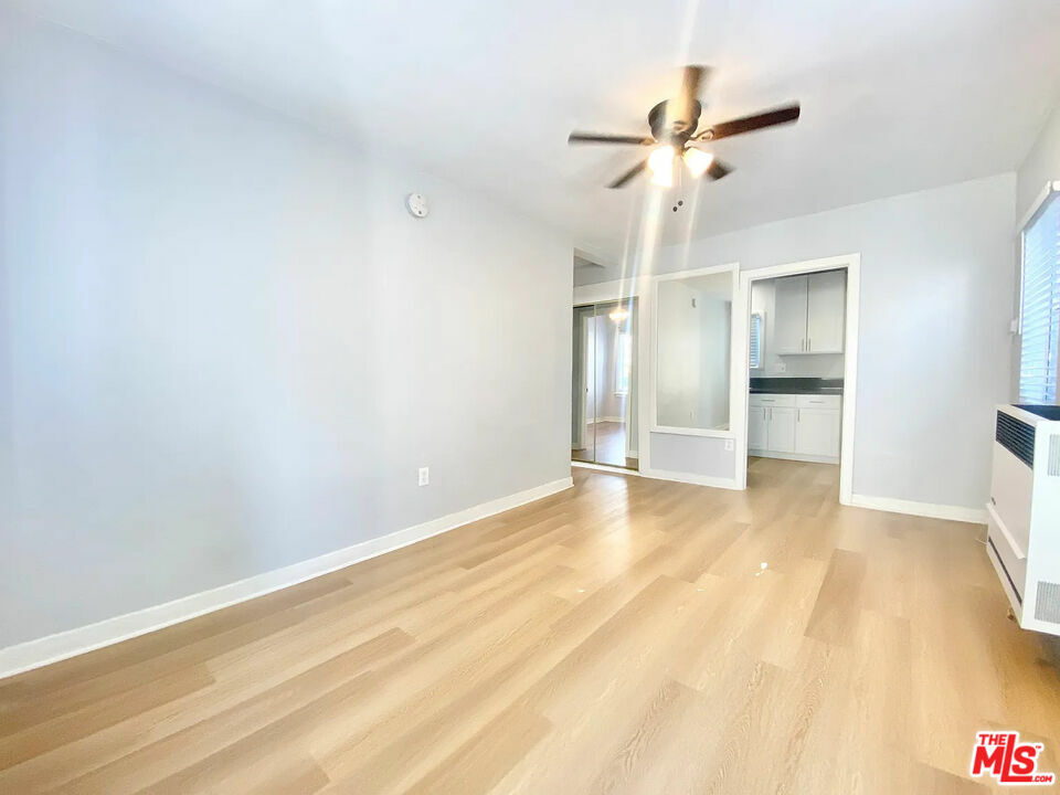 Property Photo: 5724 La Mirada Ave CA 90038
