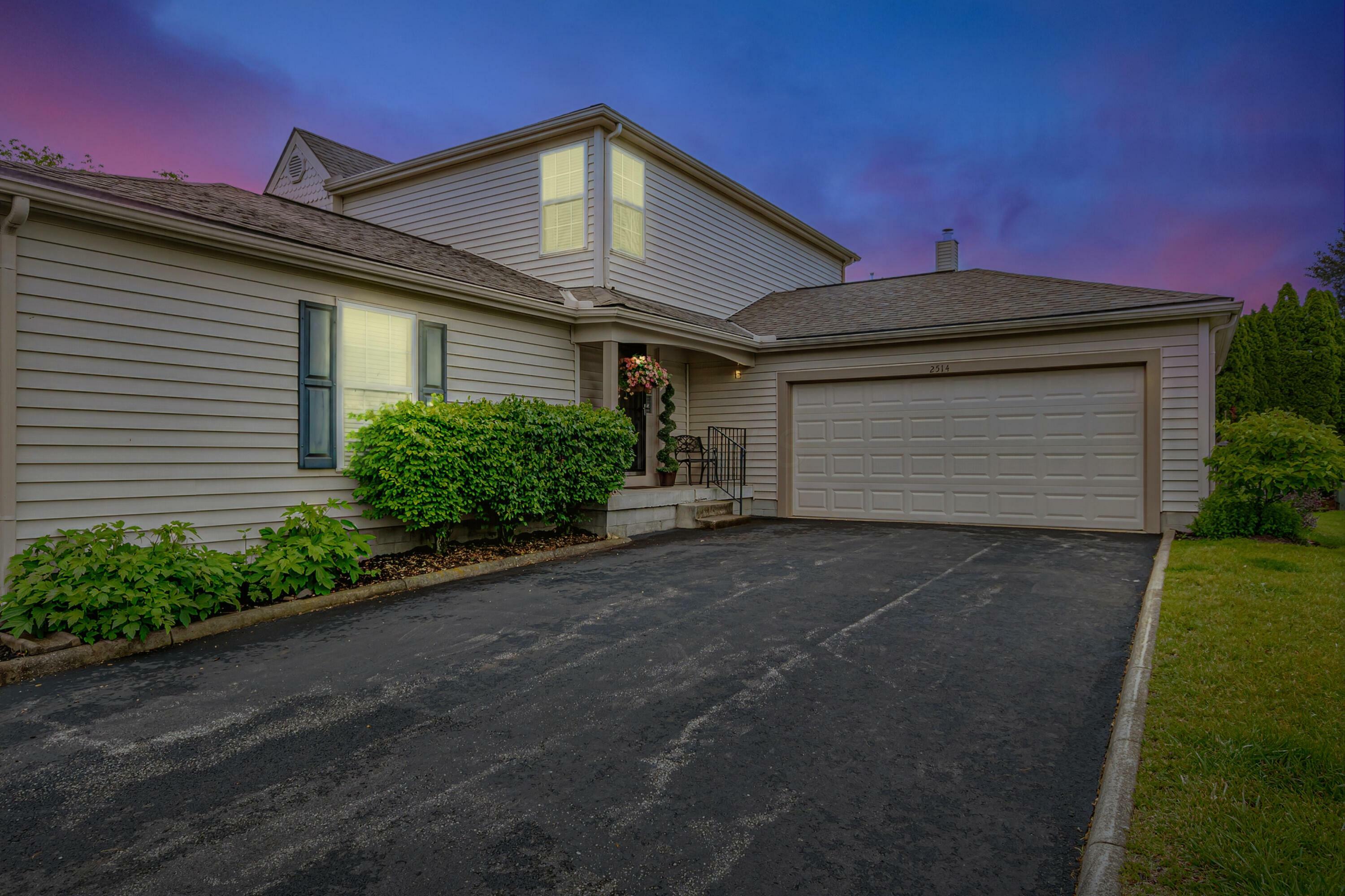 Property Photo: 2514 Maxim Lane OH 43235