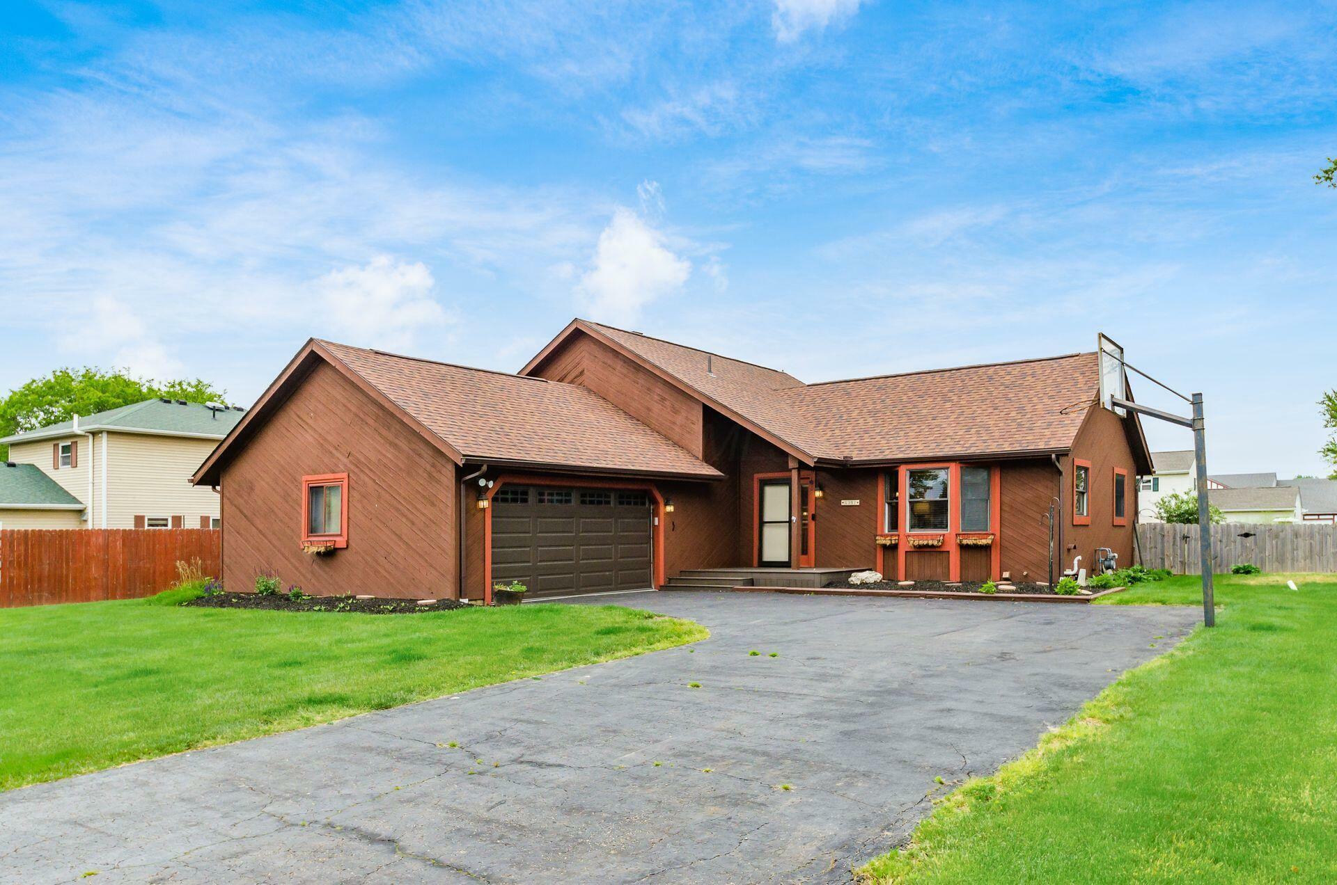 Property Photo:  6392 Hilltop Avenue  OH 43068 