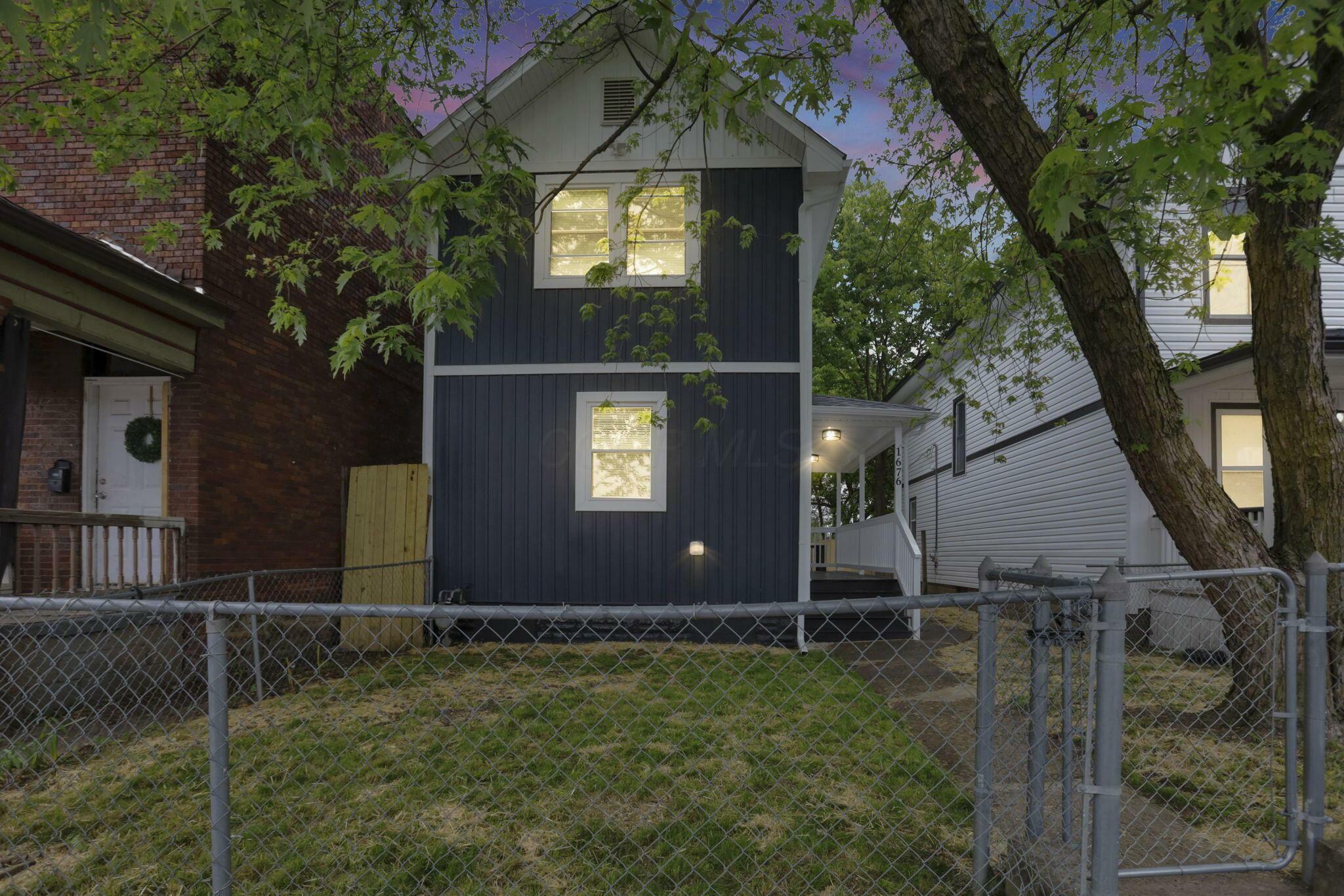 Property Photo: 1676 Parsons Avenue OH 43207