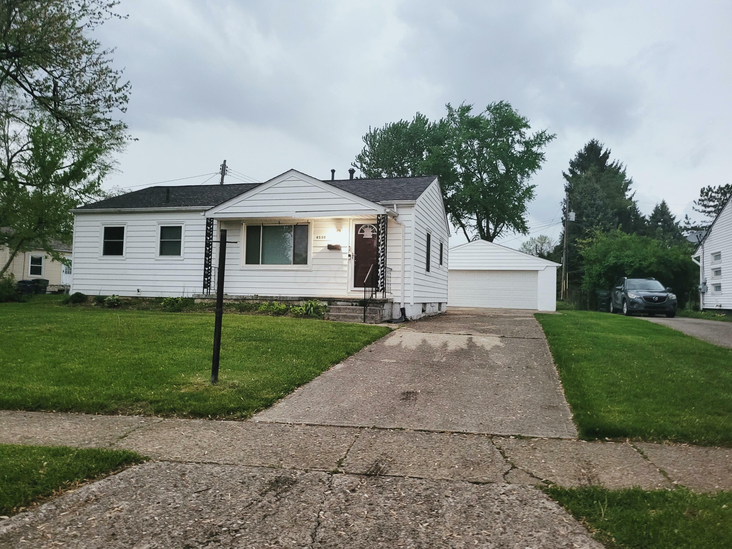 Property Photo: 4530 Amesbury Road OH 43227