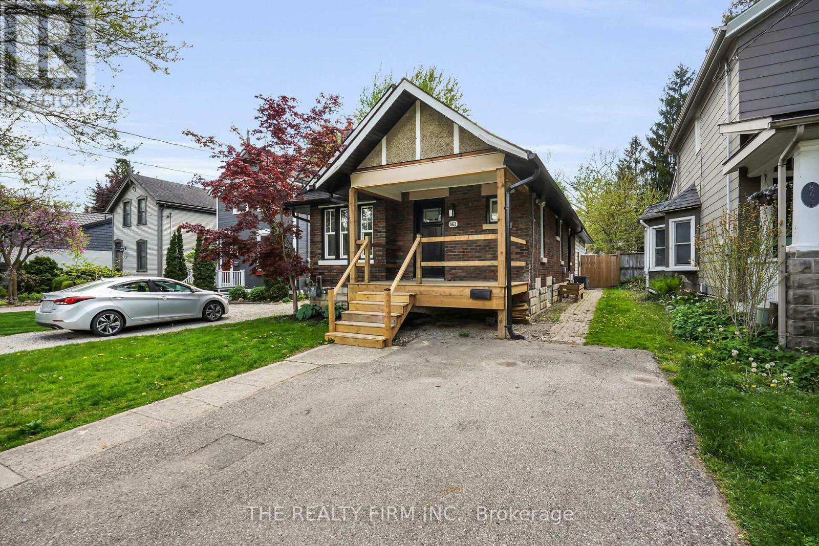 Property Photo: 863 Colborne Street North ON N6A 4A1