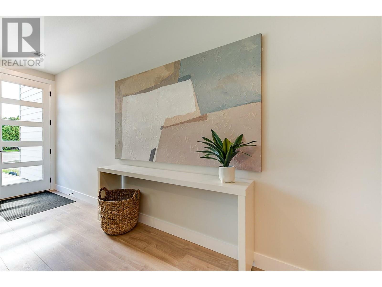Property Photo: 732 Coopland Crescent 1 BC V1Y 2V1