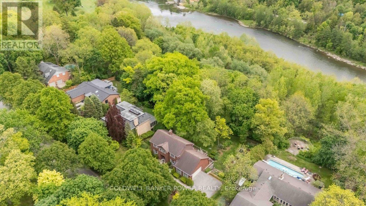 Property Photo: 41 Hampton Crescent ON N6H 2N7