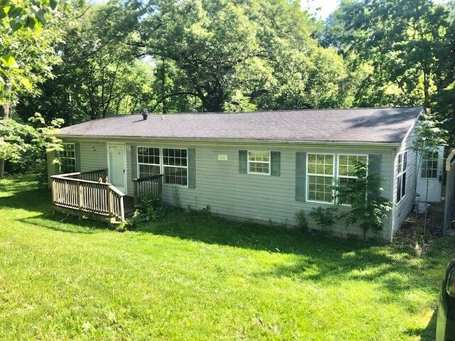 Property Photo:  209 Deer Drive  IL 62411 