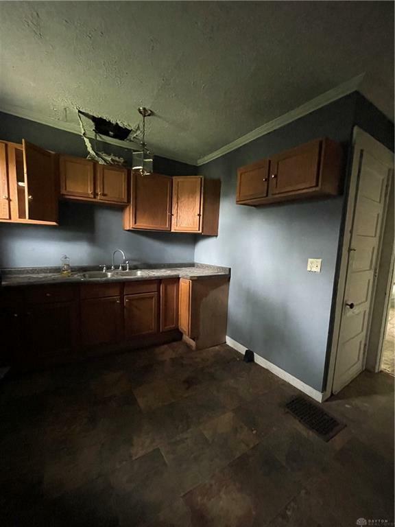 Property Photo: 404 Oxford Avenue OH 45402