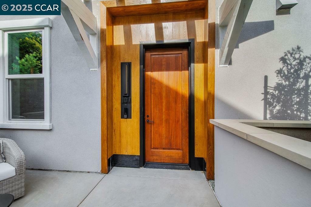 Property Photo: 600 Hartz Ave 204 CA 94526