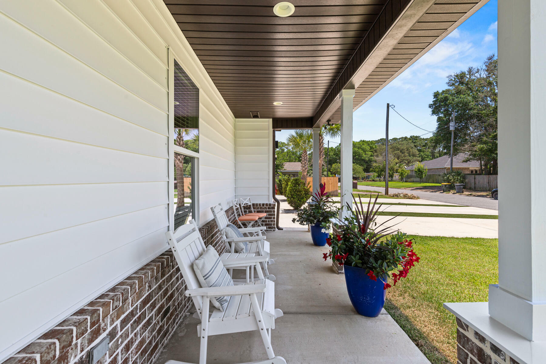 Property Photo: 217 NE California Drive FL 32548