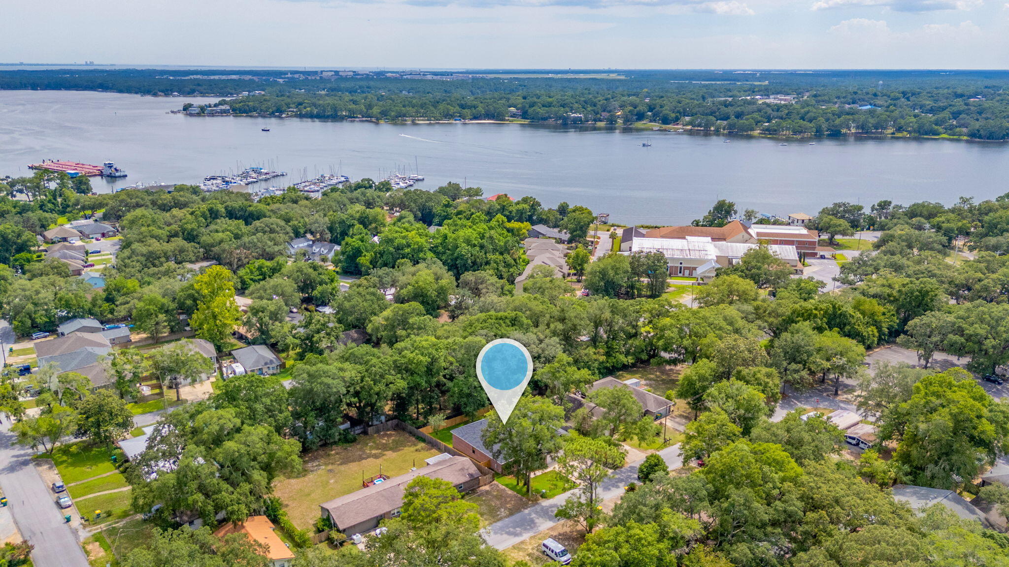 Property Photo:  609 32nd Street  FL 32578 