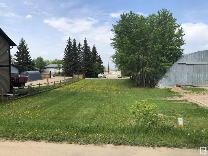 Property Photo:  807 10 Avenue  AB T9M 1N1 