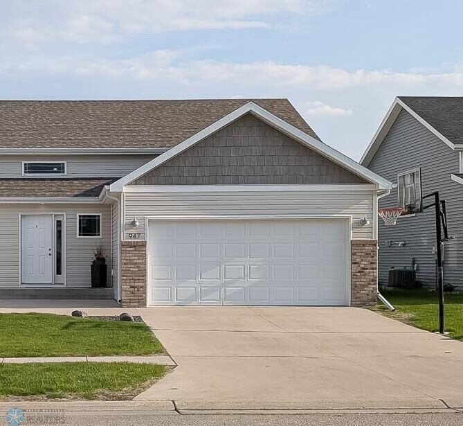 947 Eaglewood Avenue W  West Fargo ND 58078 photo