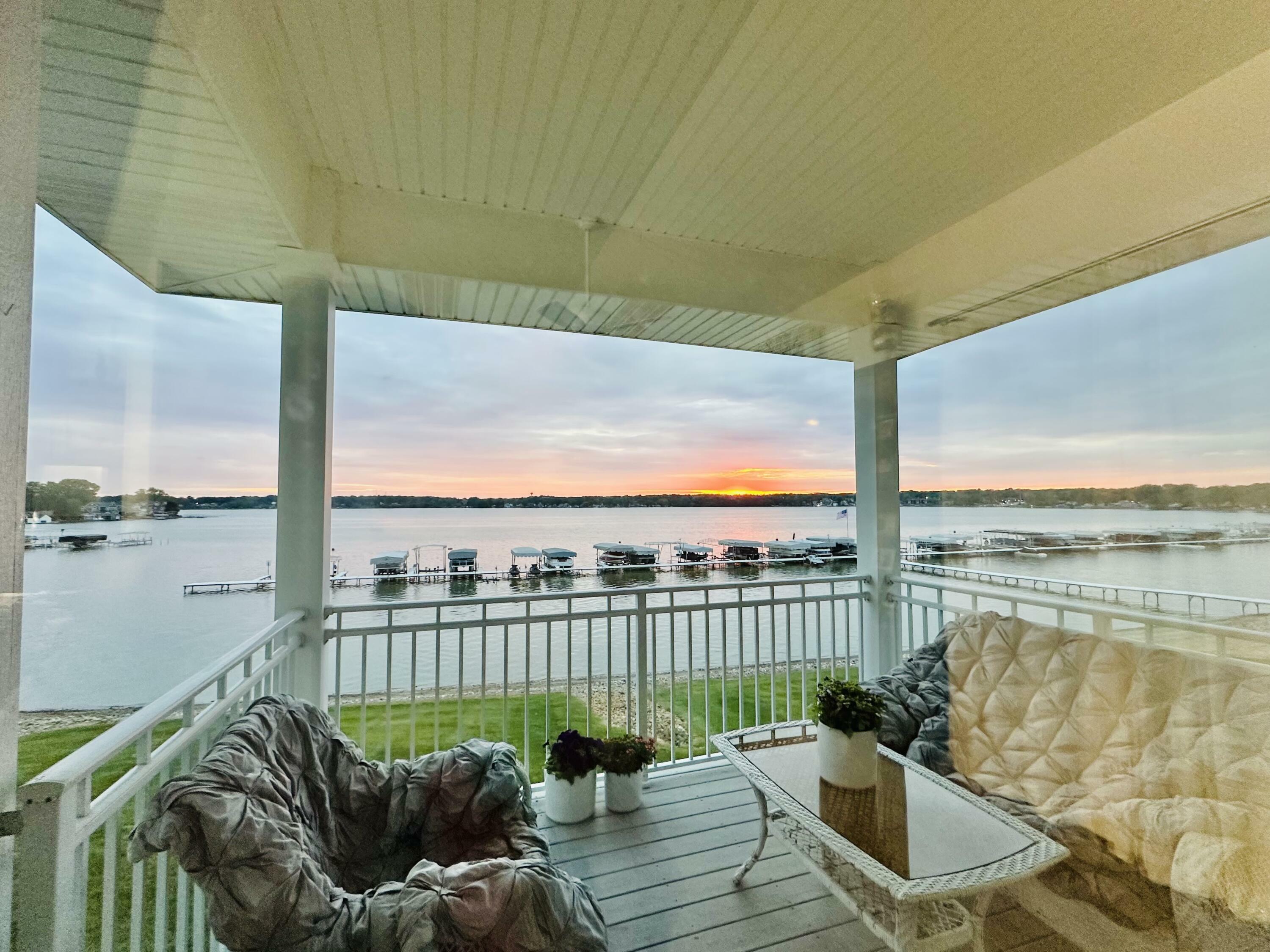 Property Photo: 13304 E Lakeshore Drive 202 IN 46303