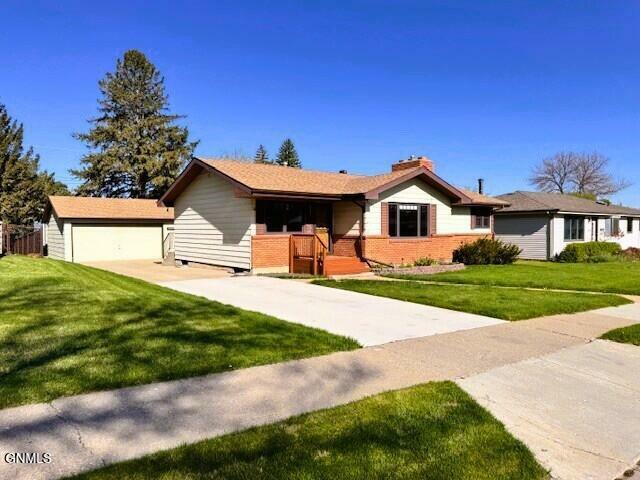 Property Photo: 1736 N 8th Street ND 58501