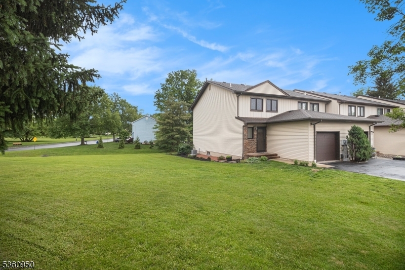 Property Photo:  31 Canterberry Cir  NJ 08822 