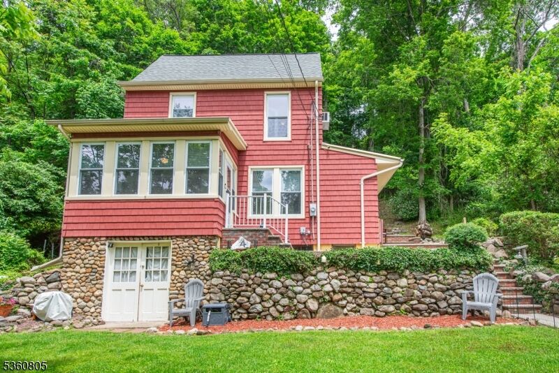 Property Photo:  4 Warren St  NJ 07035 