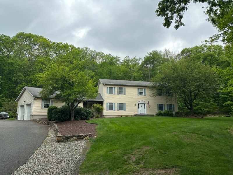 Property Photo:  611 Snake Den Rd  NJ 07480 