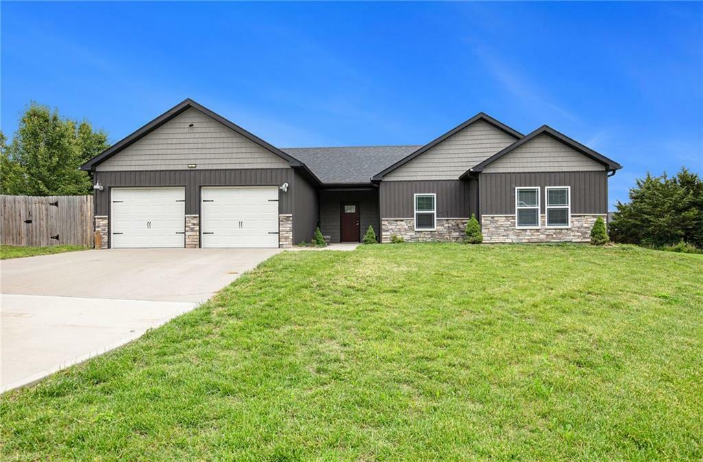 Property Photo: 151 SE 225th Road MO 64093