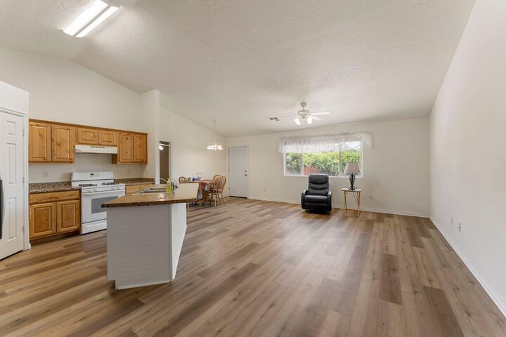 Property Photo: 154 E Cyndi Ln UT 84745