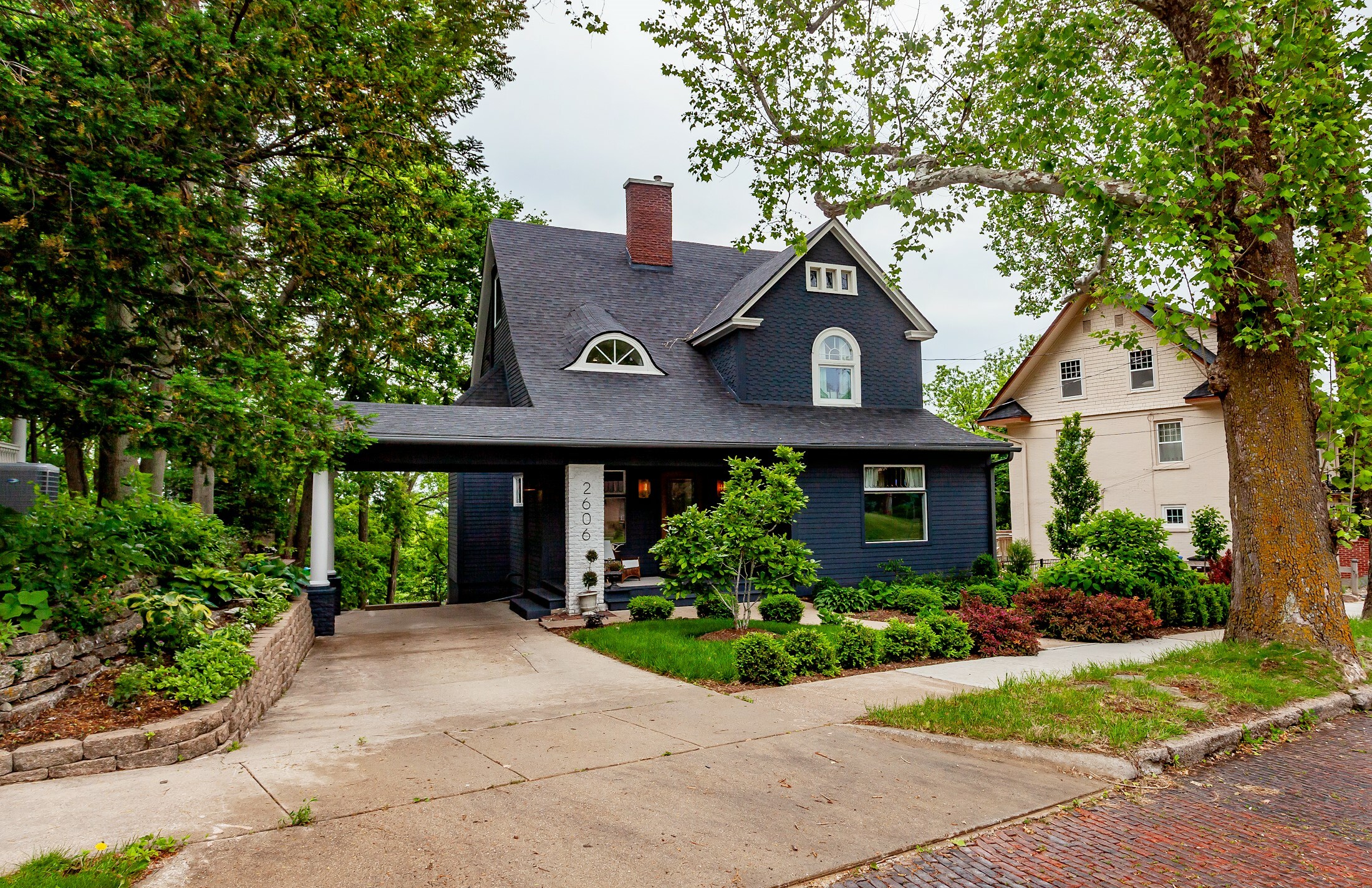 Property Photo: 2606 Forest Drive IA 50312