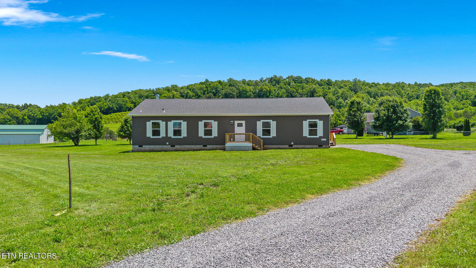 Property Photo:  833 County Road 350  TN 37874 