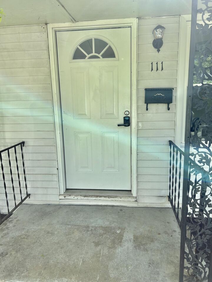 Property Photo: 111 Valley View Drive KY 40601