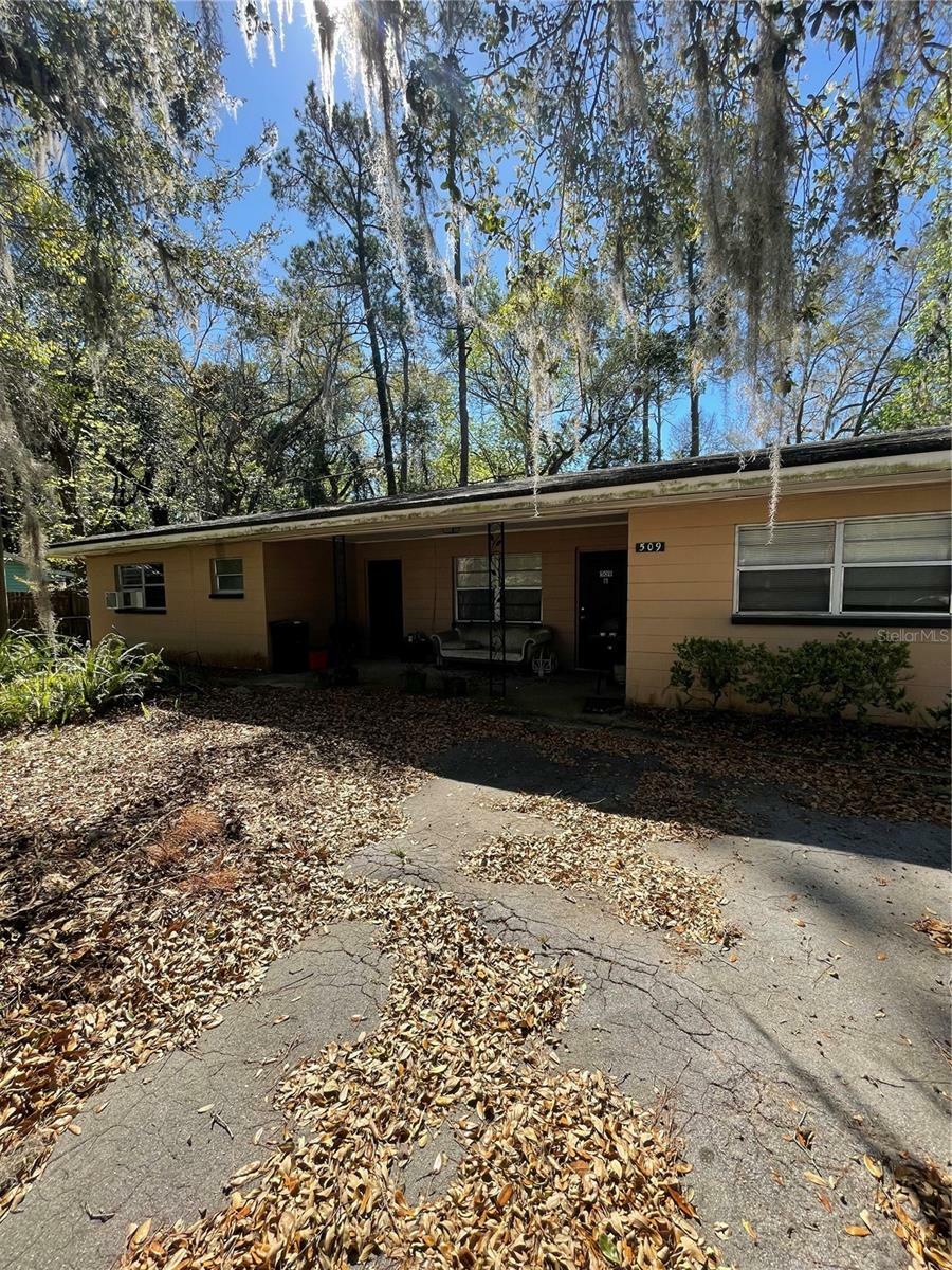 Property Photo: 509 NW 19th Lane FL 32609
