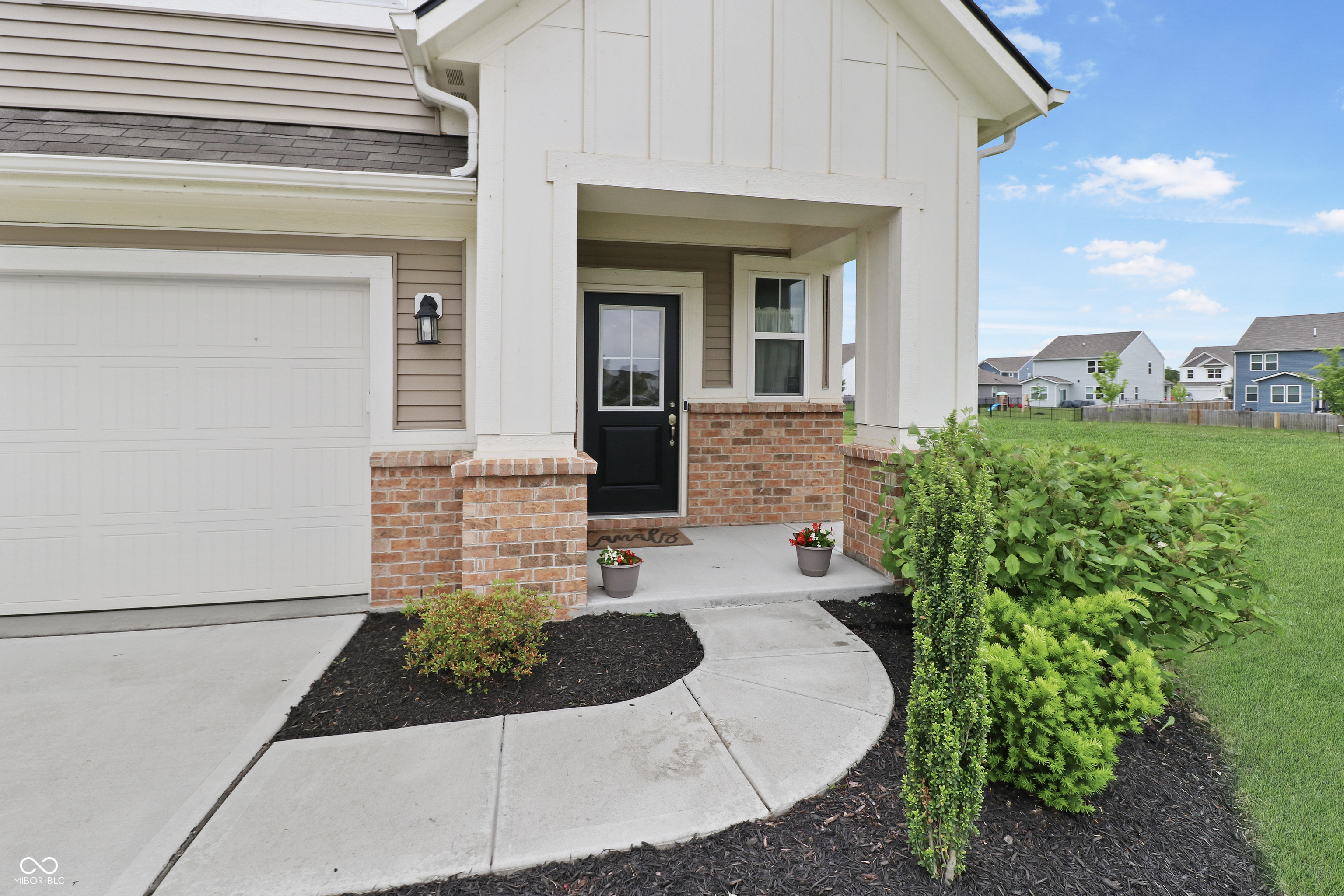 Property Photo: 6917 Wolf Creek Court IN 46075