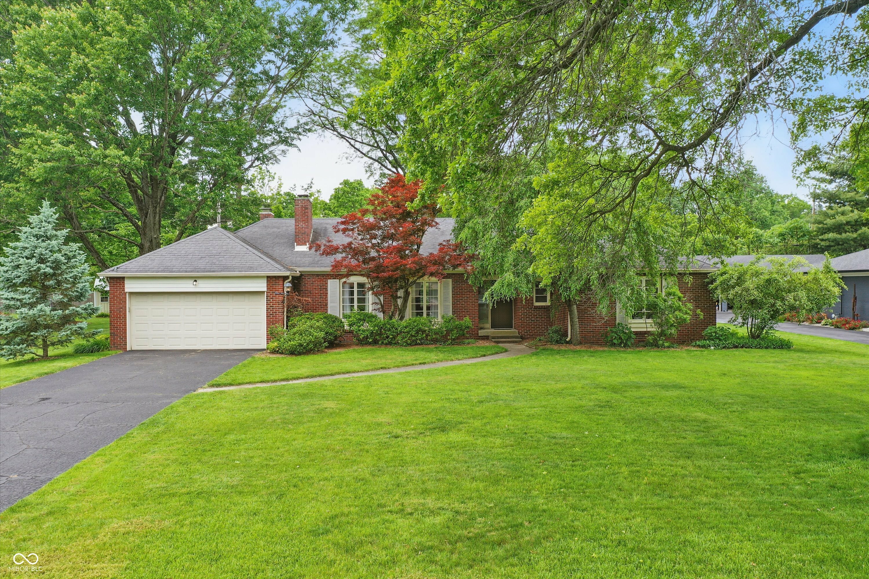 Property Photo: 8752 Washington Blvd E Drive IN 46240