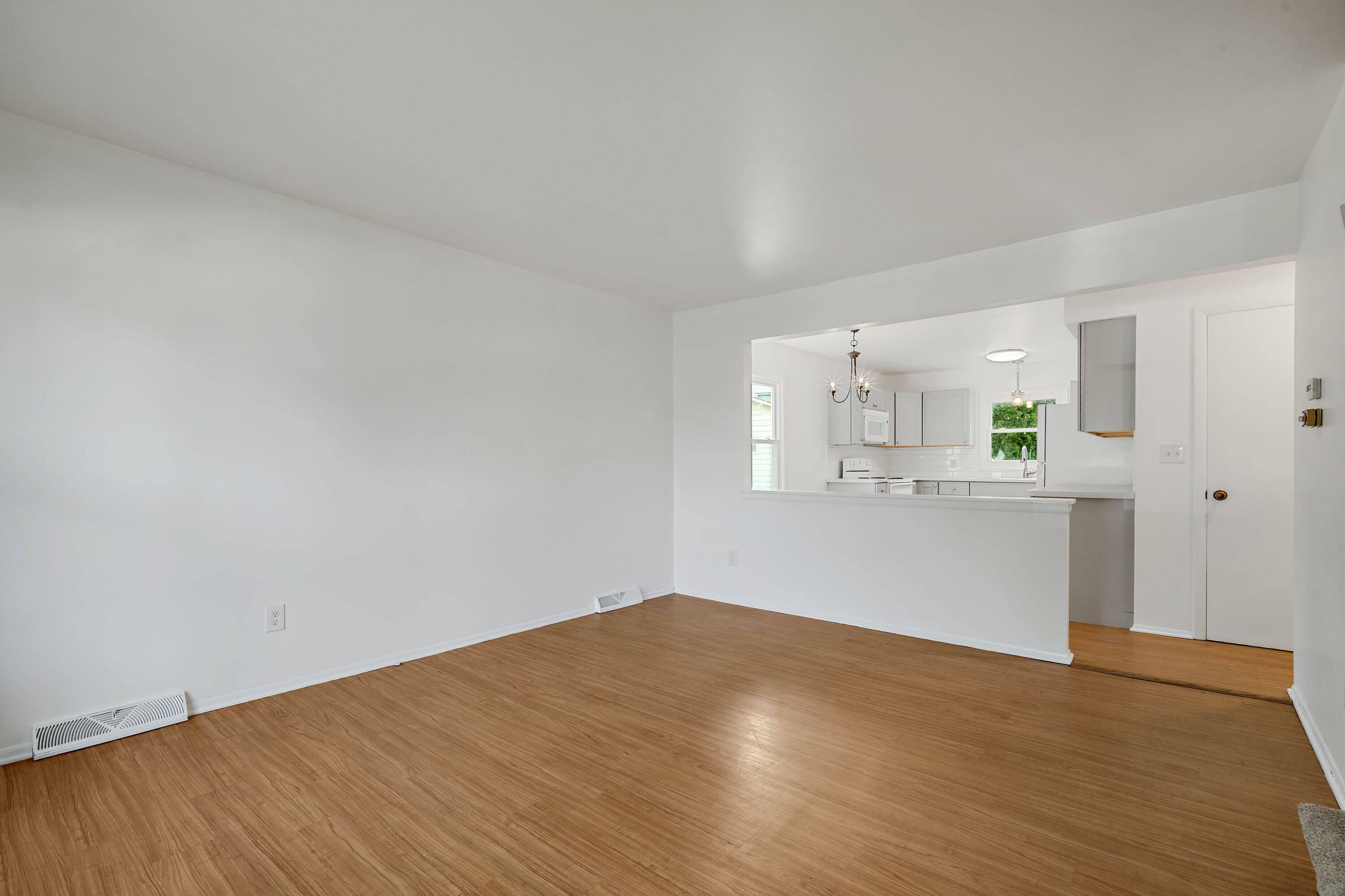 Property Photo: 650 Cardiff Dr 654 WI 53029