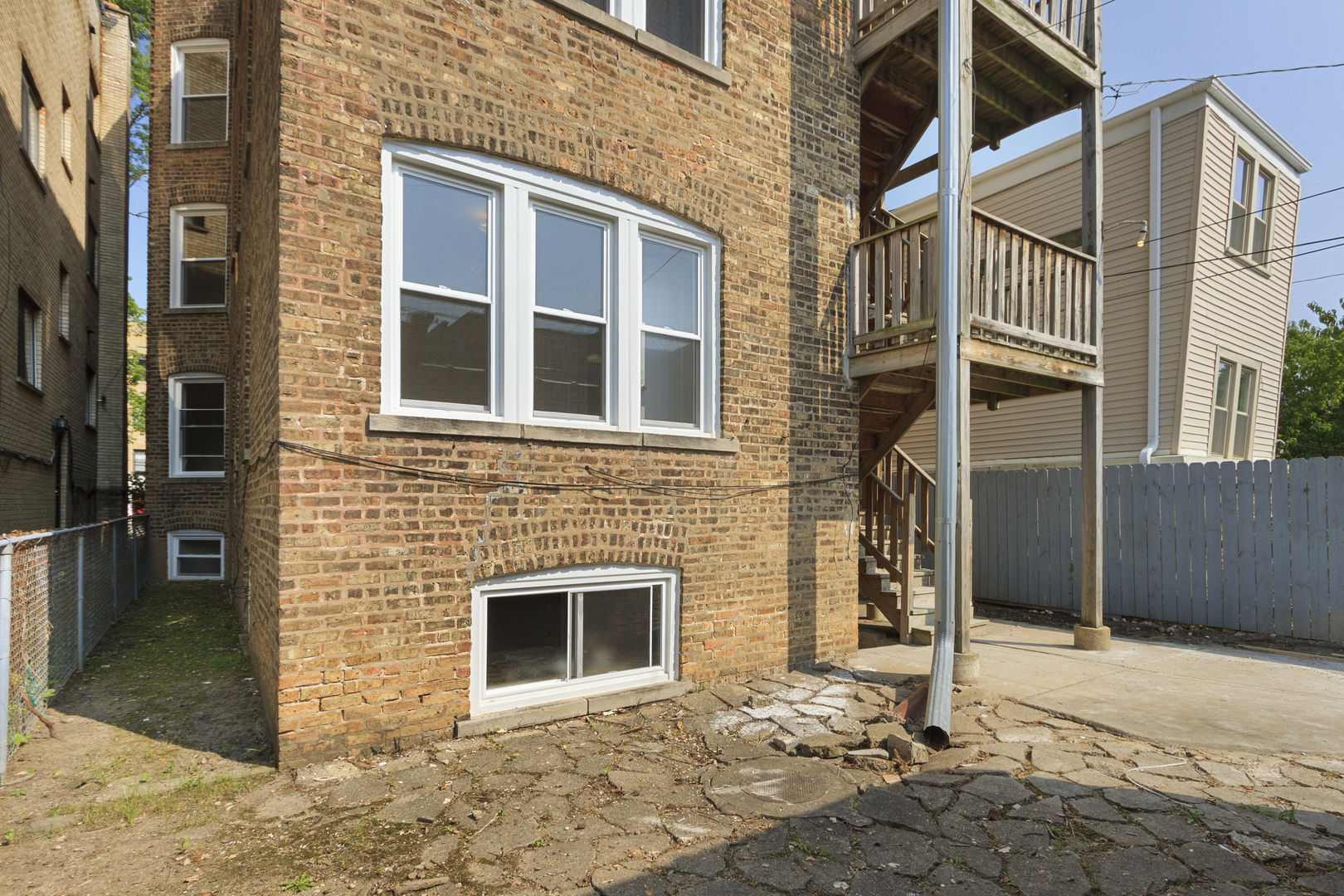 Property Photo: 6124 N Francisco Avenue IL 60659