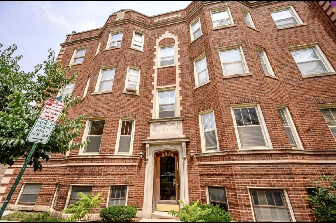 Property Photo: 38 Harrison Street 2 IL 60304