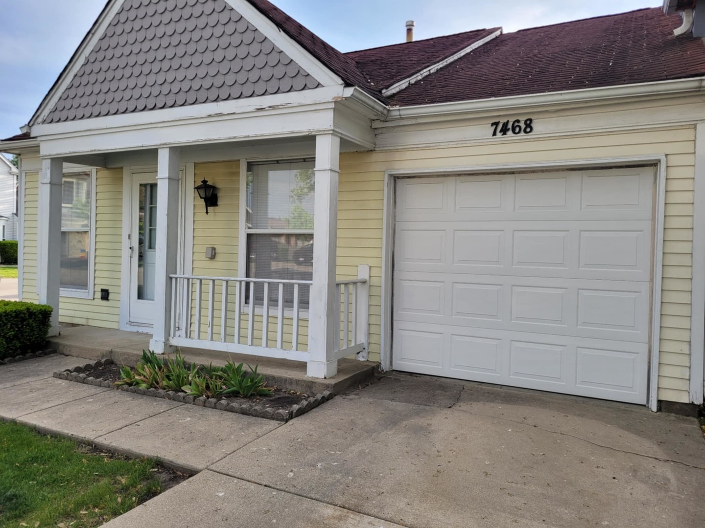 Property Photo: 7468 Filmore Avenue IL 60133