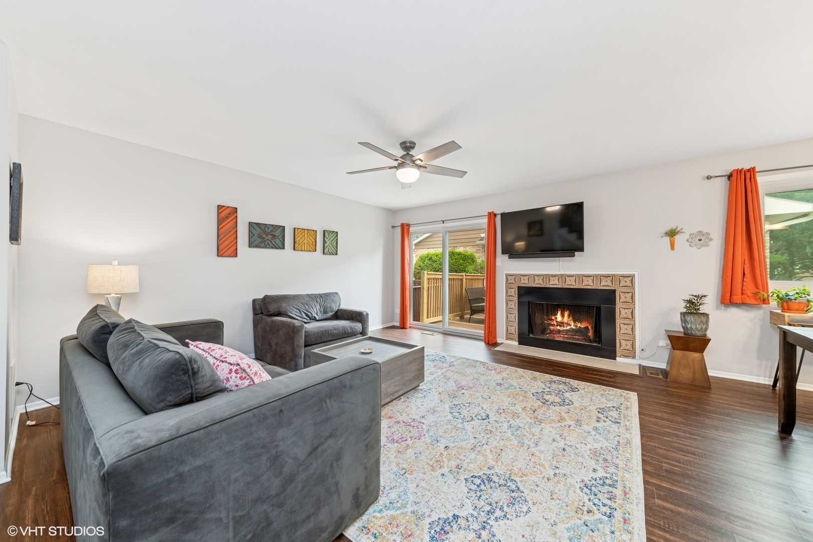 Property Photo: 1111 Rhodes Court IL 60189
