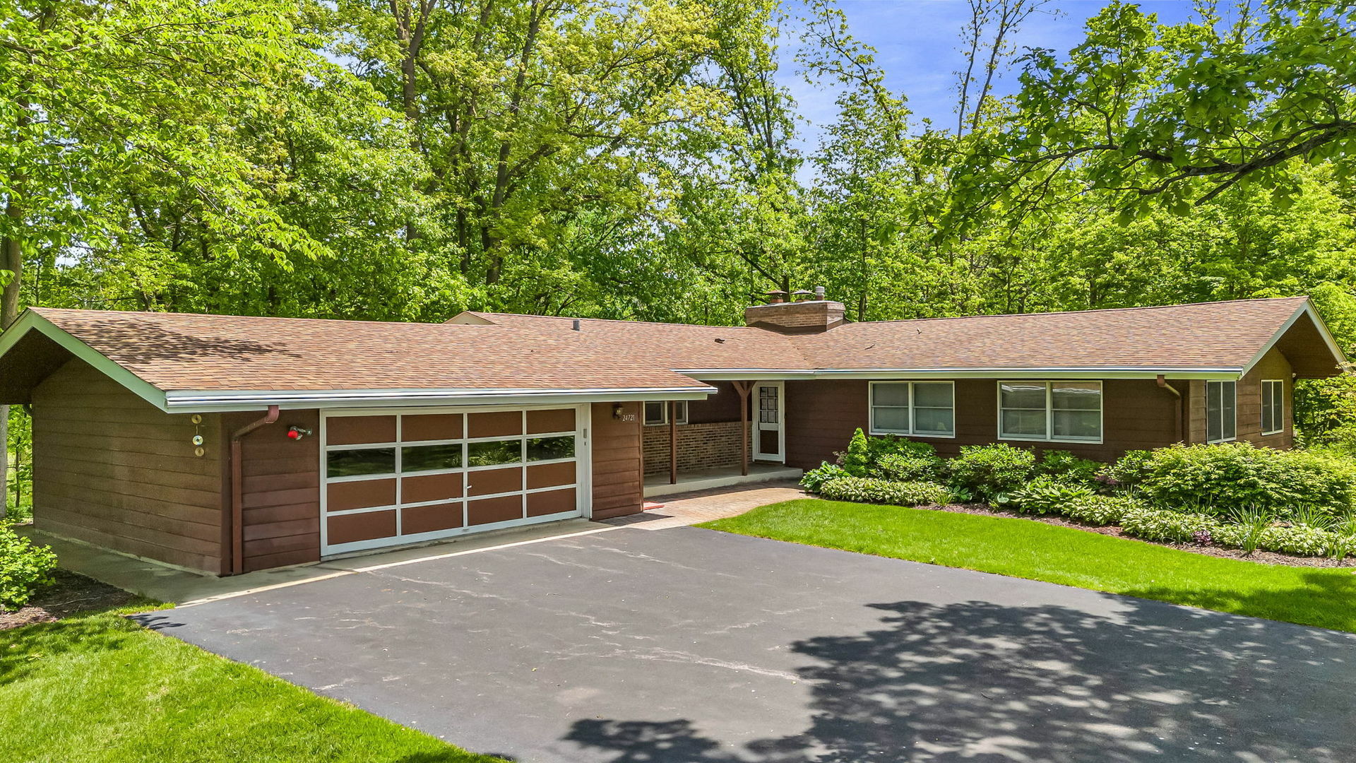 Property Photo: 24721 S Walnut Street IL 60417