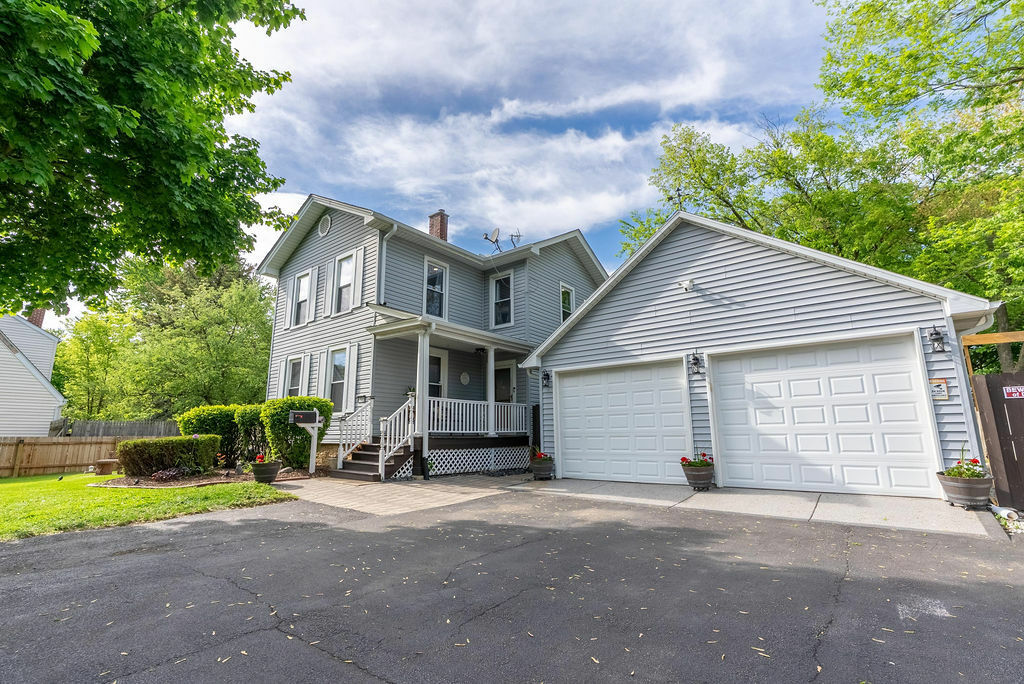 Property Photo: 1515 W Galena Boulevard IL 60506