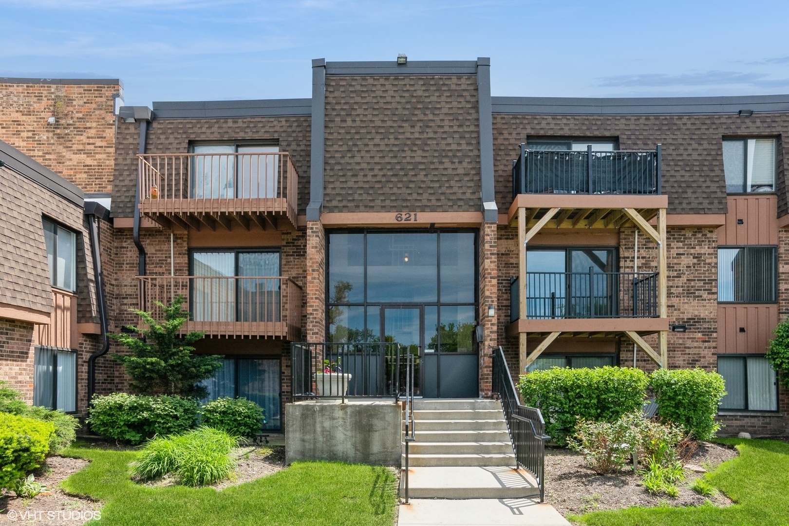 Property Photo: 621 Tralee Court 2D IL 60193