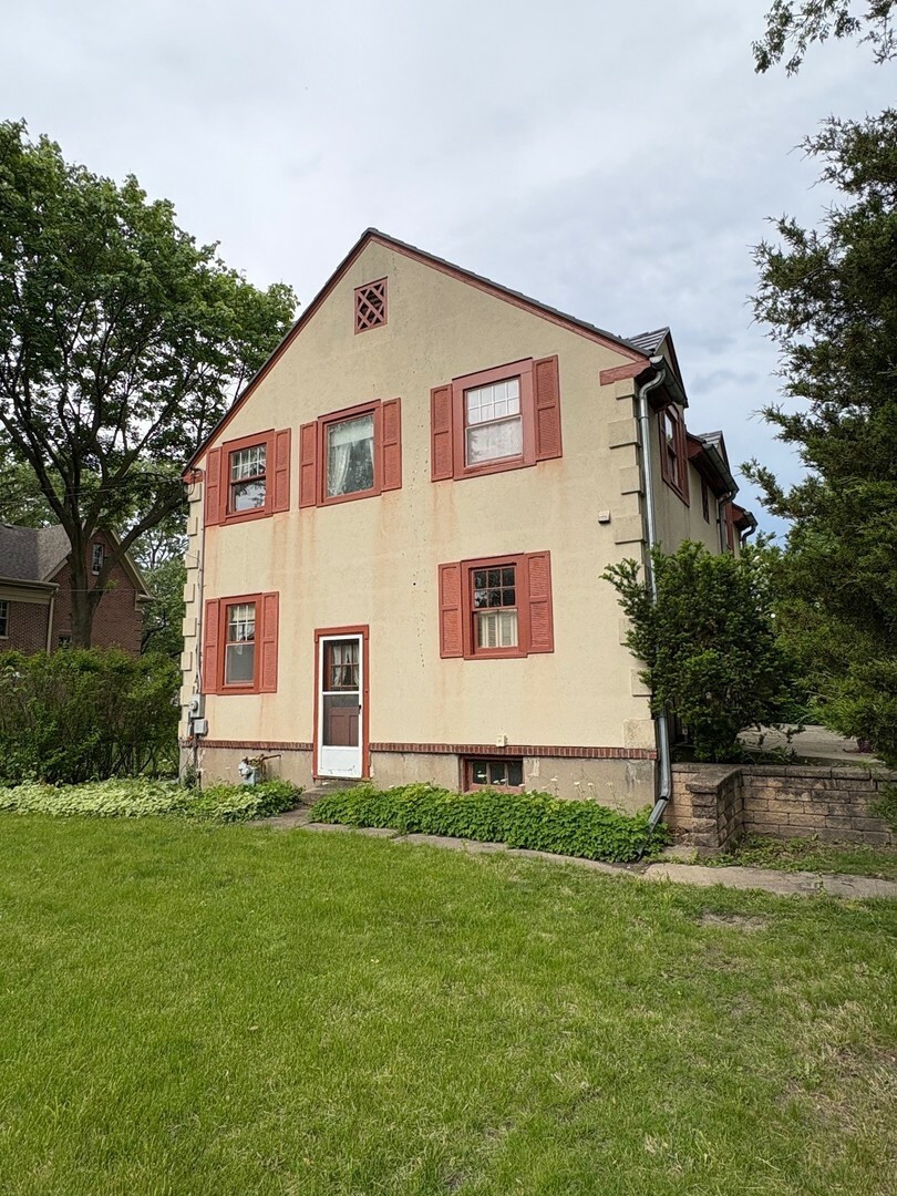 Property Photo: 128 W 8th Avenue IL 60563