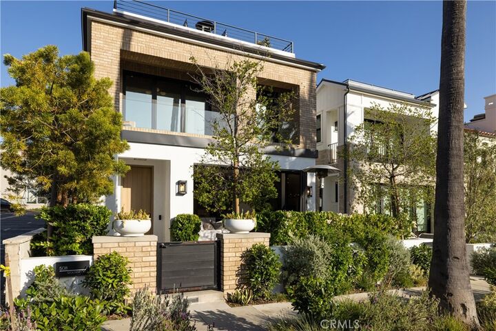 Property Photo:  508 Goldenrod Avenue  CA 92625 