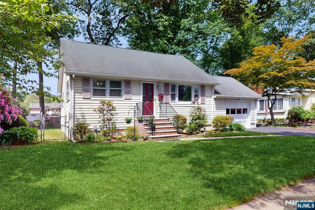 Property Photo:  336 Ridgewood Boulevard  NJ 07676 