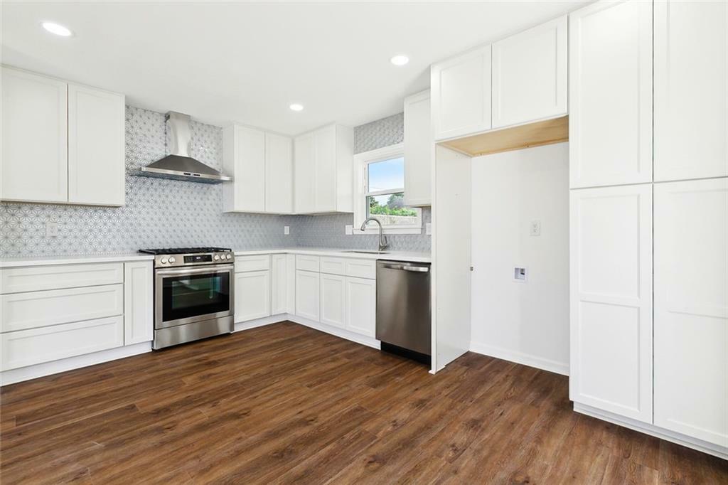 Property Photo: 1221 Gaudet Drive LA 70072