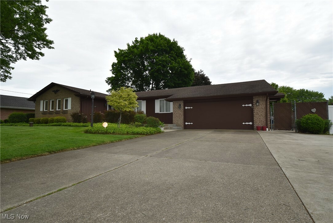 Property Photo: 4481 Green Glen Drive OH 44511