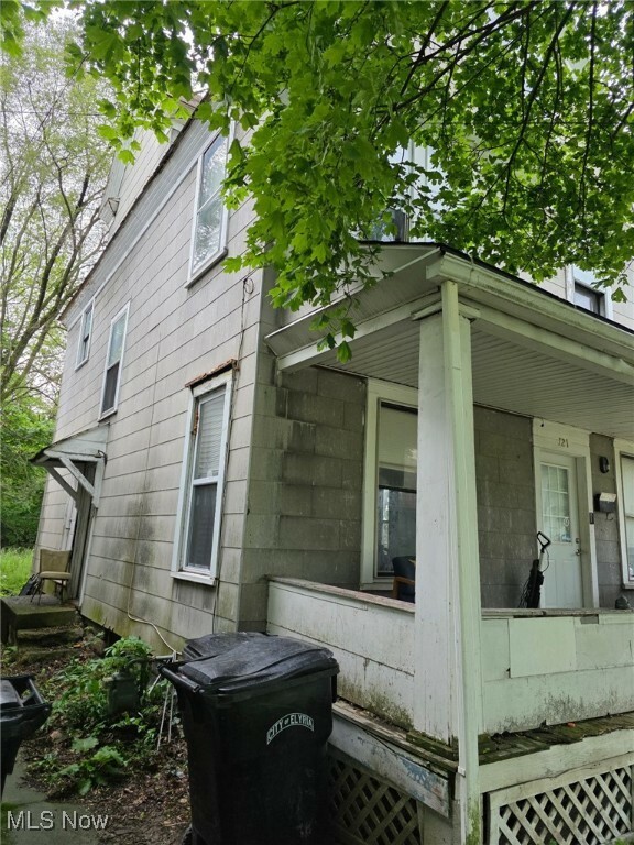 Property Photo: 121 Parkview Court OH 44035