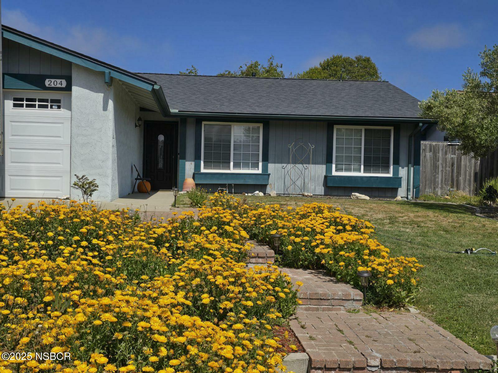 Property Photo: 204 S Tulip Street CA 93436