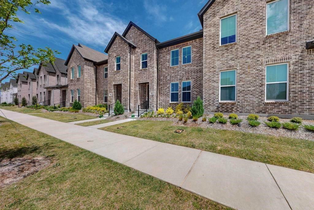 Property Photo: 2812 Bluejack Road TX 75071