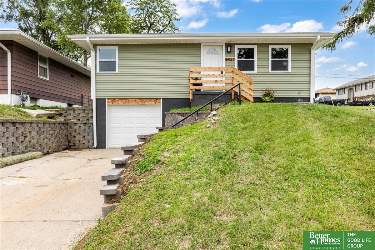 Property Photo:  5923 S 50 Street  NE 68117 