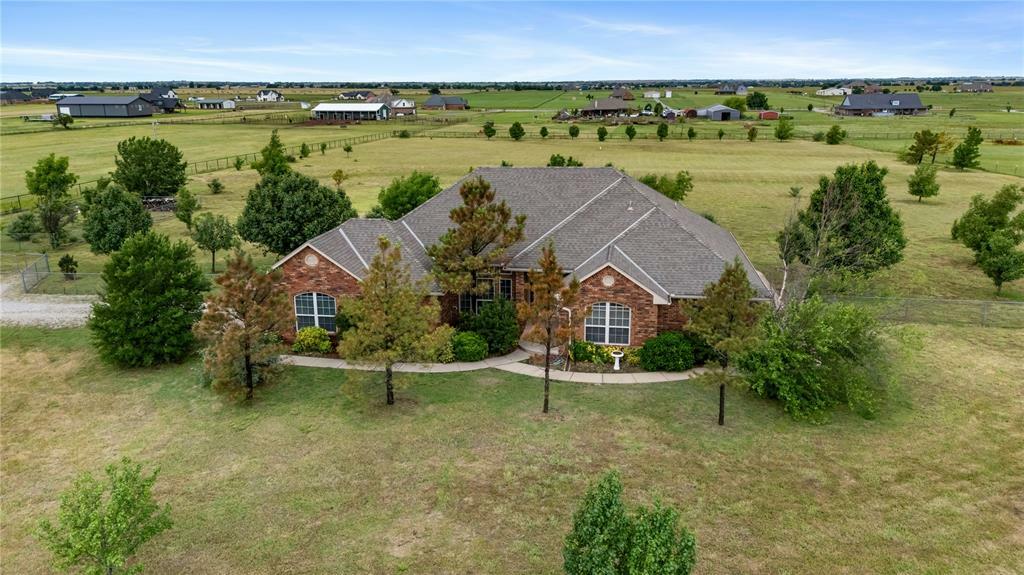 Property Photo: 5789 NE Sara Road OK 73078